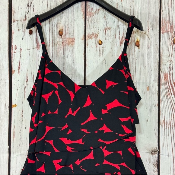 MAGIC SUIT tiered Black and Red Patterned Women's swimsuit Top in size 16 EUC - Picture 4 of 13